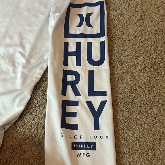 Men’s Hurley long sleeve - Picture 2 of 4